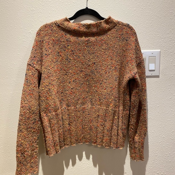 Lou & Grey pullover sweater in XS. Minor signs of wear. Warm and super cute! - Picture 2 of 5